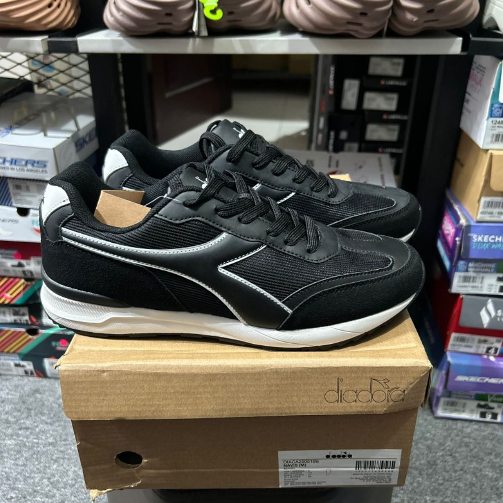 SEPATU SNEAKERS PRIA DIADORA  NAVIS BLACK