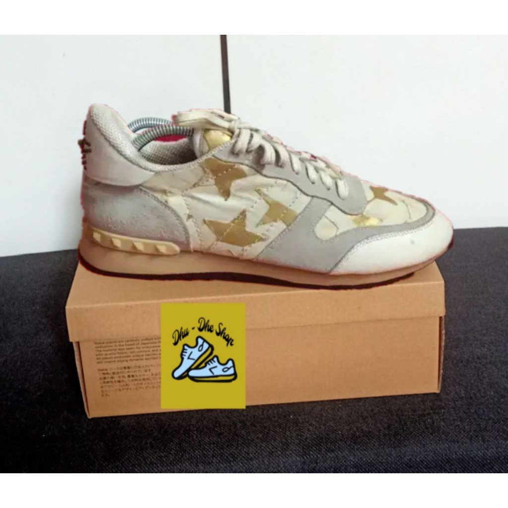 Sepatu Sneaker Valentino Garavani size 42 Original mewah
