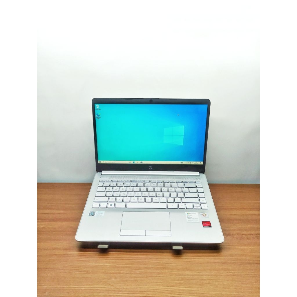 HP 14s AMD Athlon silver 3050U RAM 8GB SSD 512GB