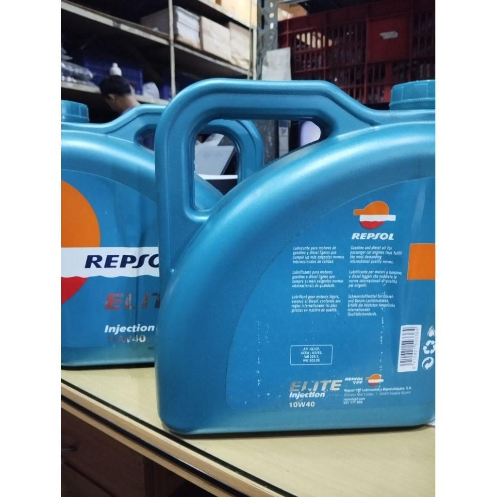 oli mesin mobil Repsol