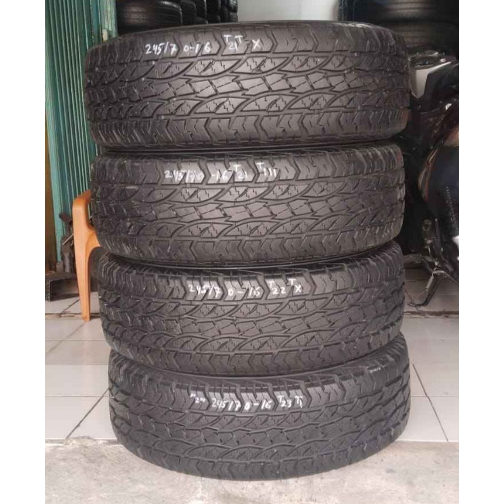 Ban mobil R16 Ukuran 245/70/16 Second copotan