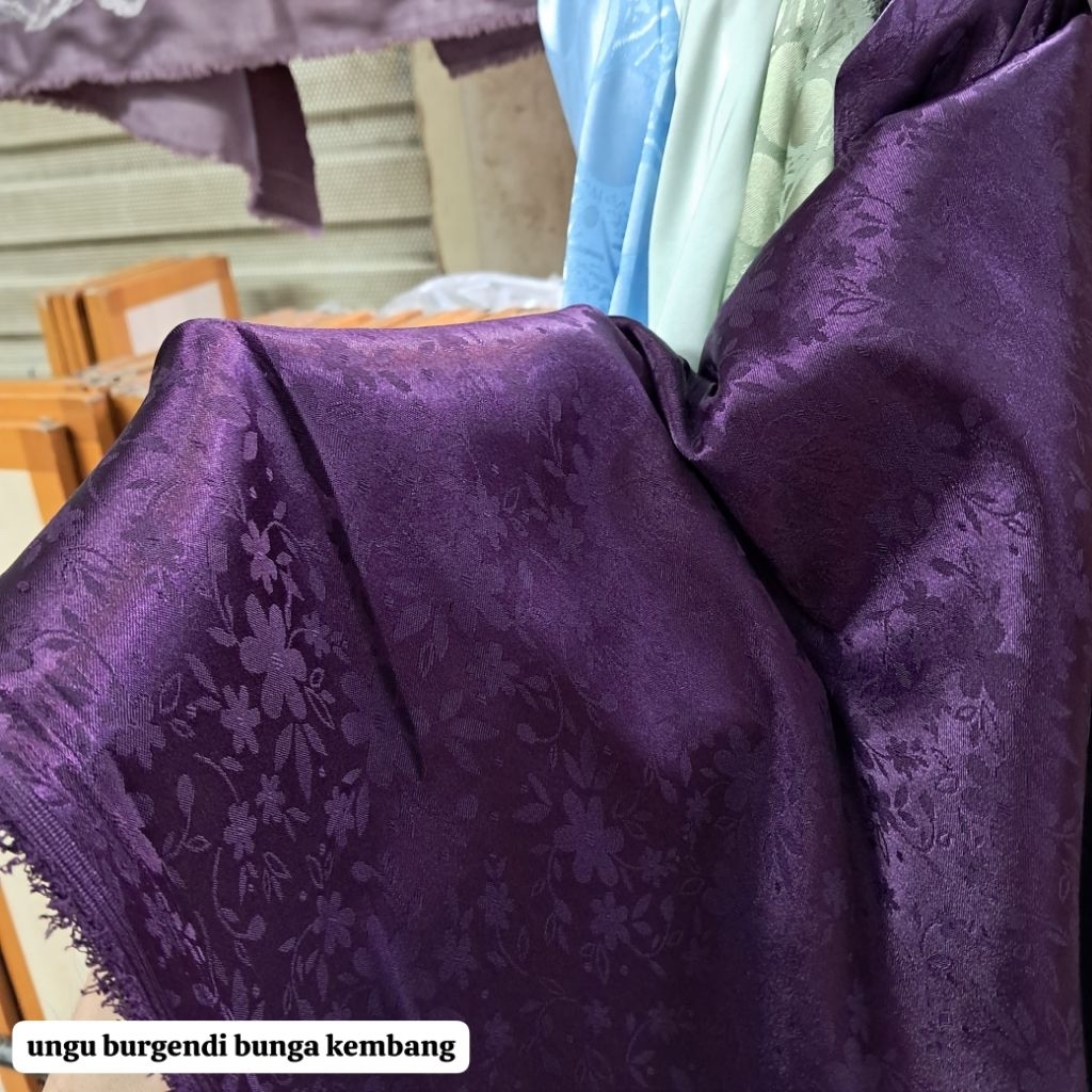 Kain jaguard silk motif bunga/Bahan kain armani silk motif premium