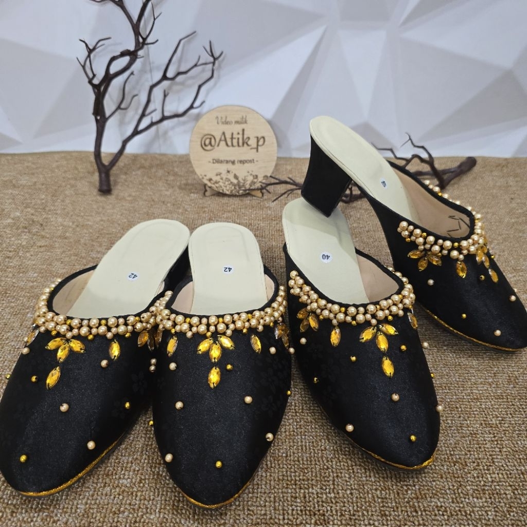 sandal selop pengantin jawa hitam payet permata gold wedding shoes