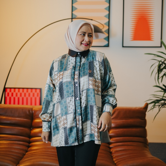 Azzahra atasan blouse kemeja shirt wanita muslim abstrak biru plisket - HYUNA LD 115