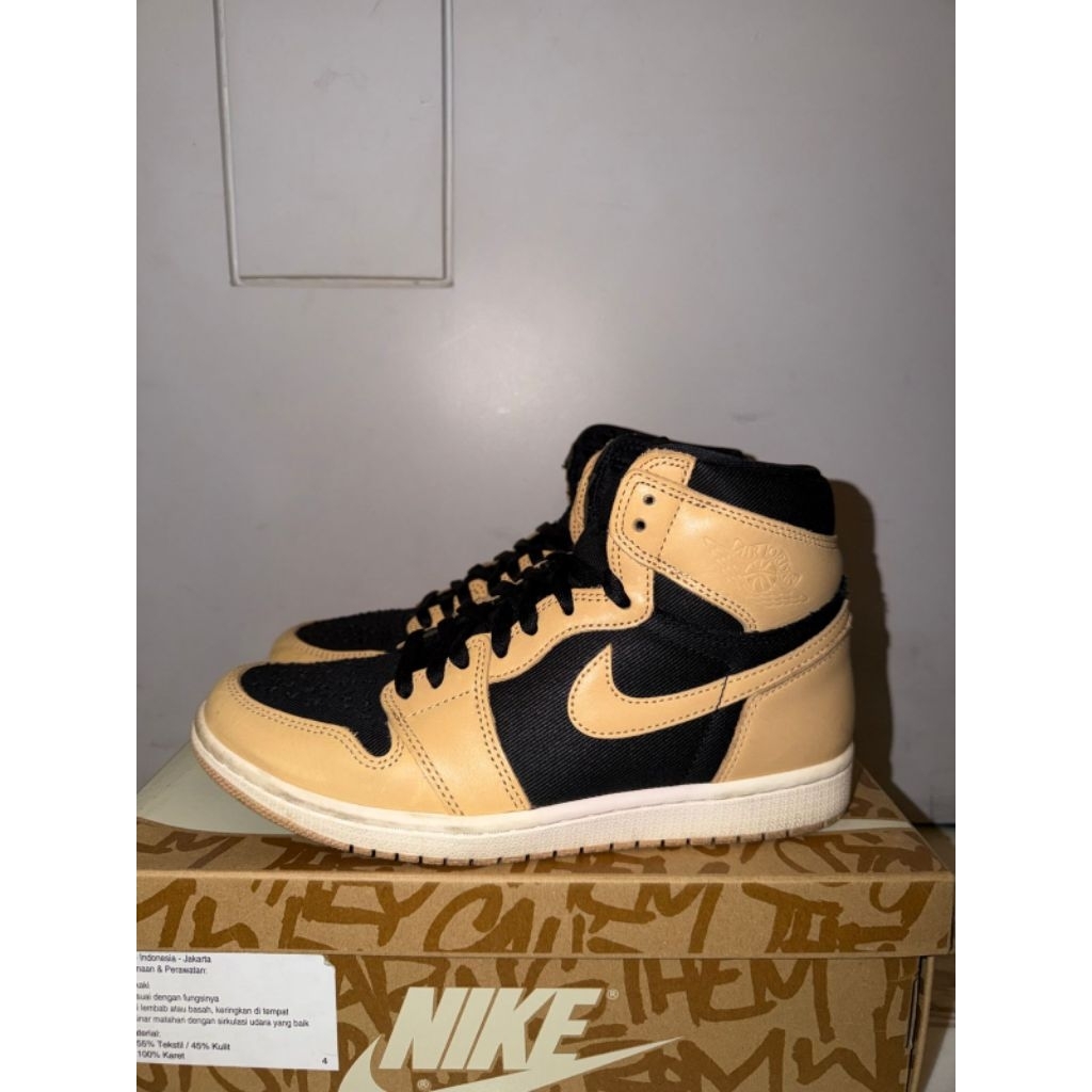 Air Jordan 1 High Heirloom second