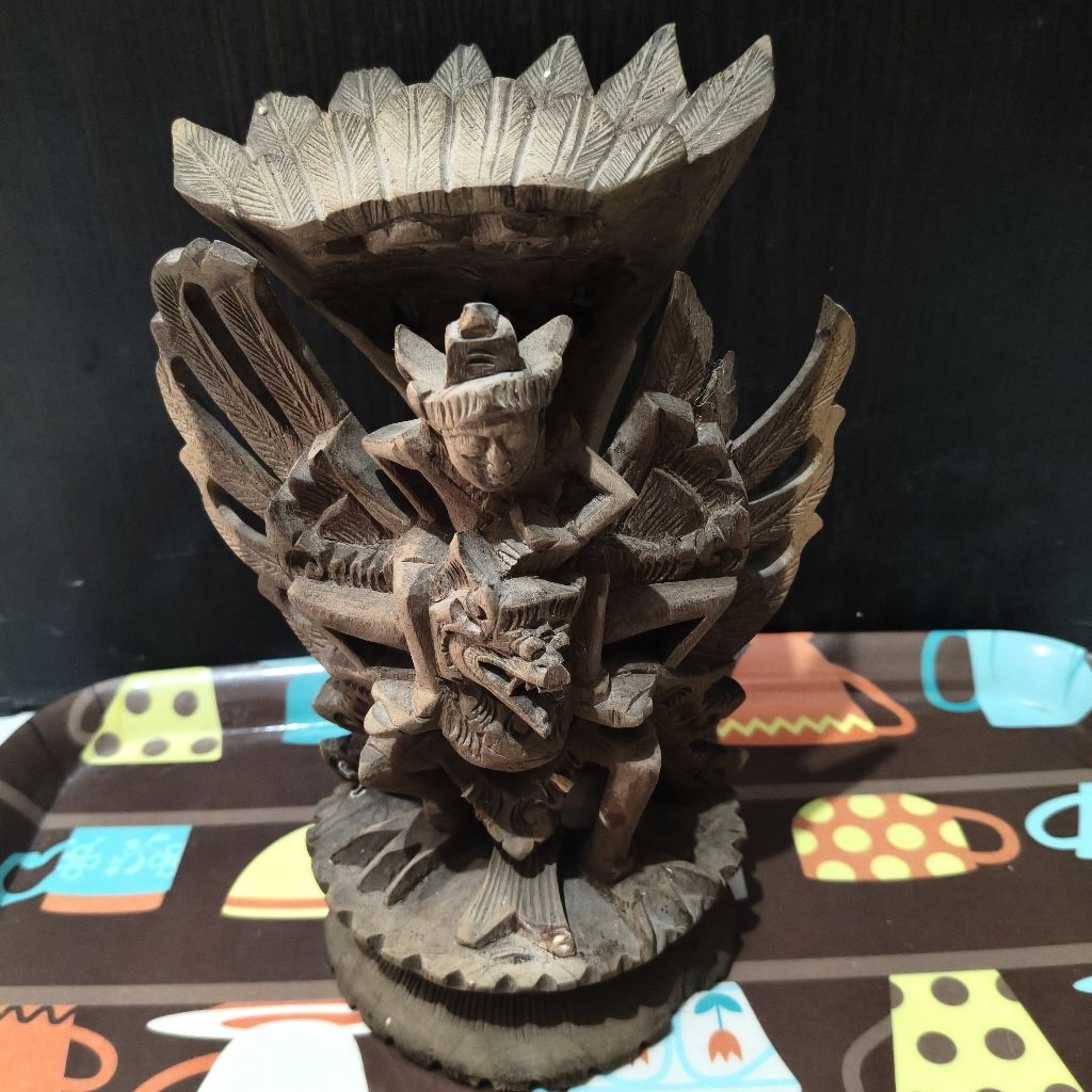 Patung Garuda Wisnu Ukiran Kayu