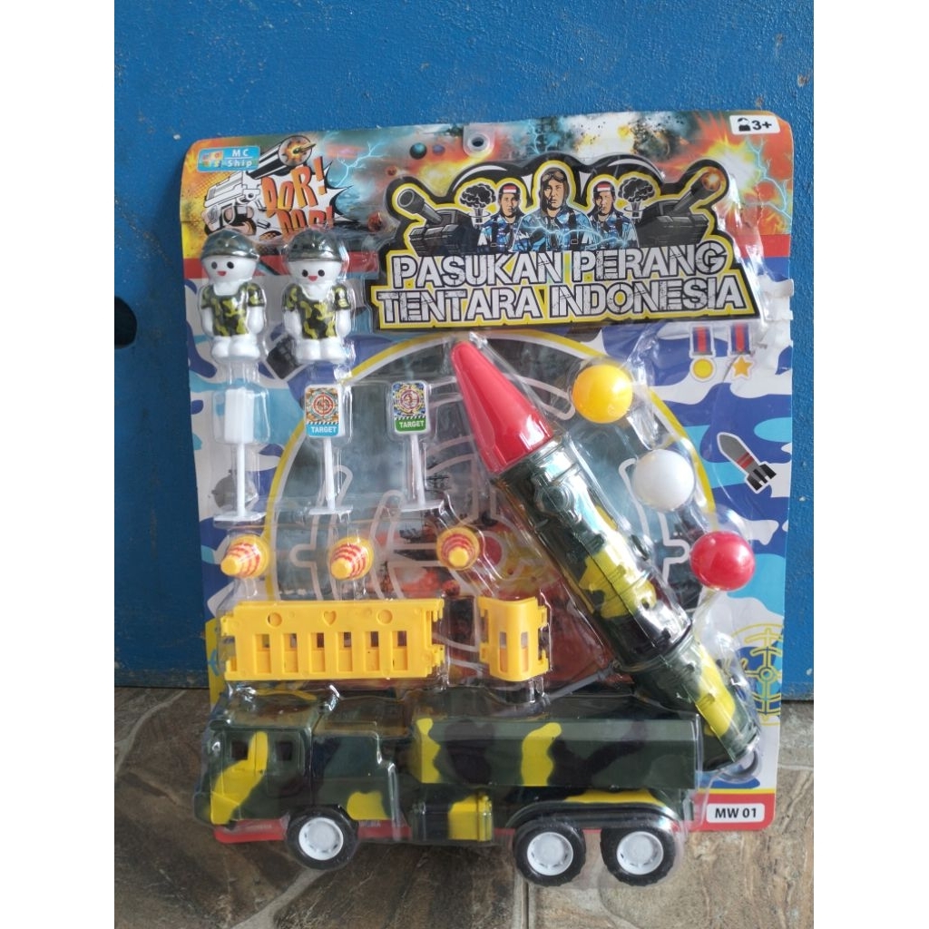 MW 01 Mainan anak pasukan perang tentara Indonesia / mobil tank roket / mainan meriam artileri TNI