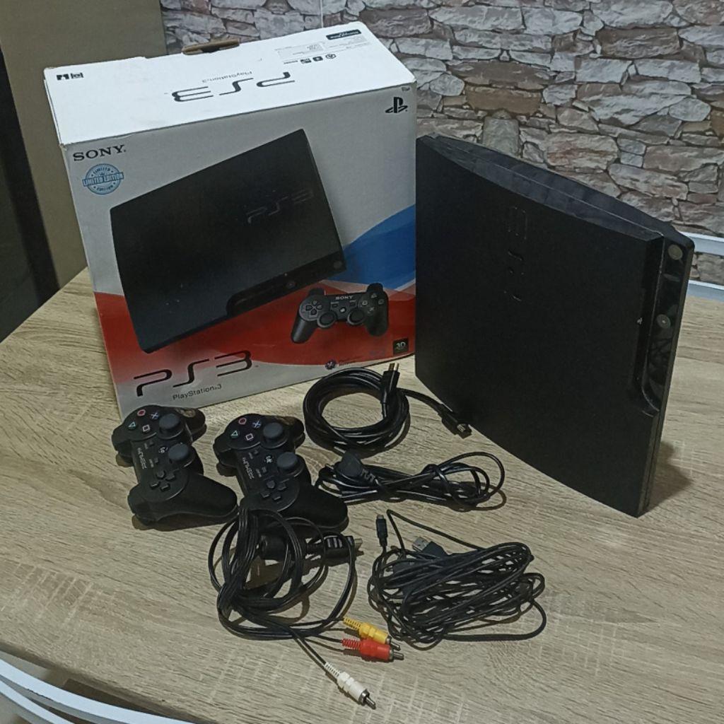 Playstation PS 3 Slim 160gb Seri 2000 Fullset Mulus NormalKondisi fungsi mesin PS3 normal semua tida