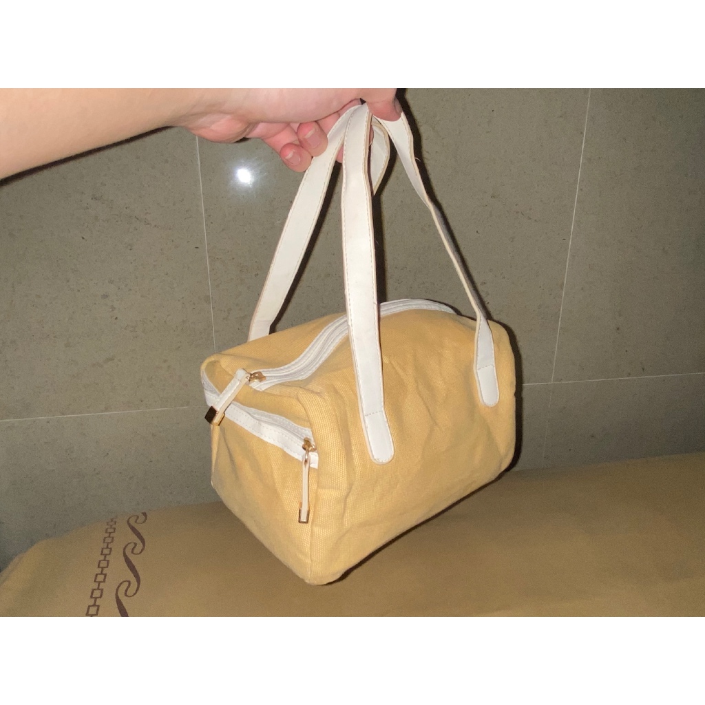 Tas Wanita cewe brand Elizabeth Arden Original Yellow White canvas tebal preloved
