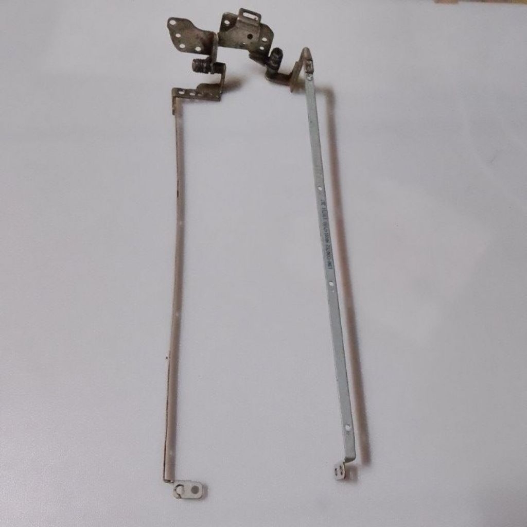 Engsel Laptop Toshiba C850