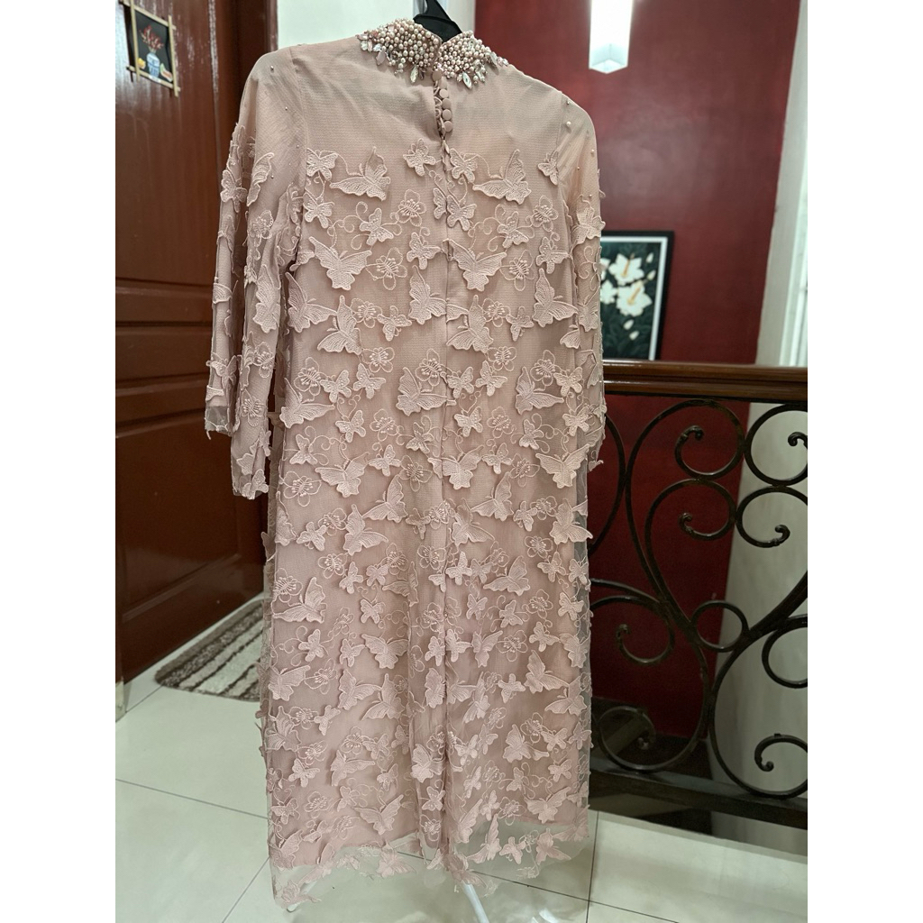 Ivory Dress / Tunik Brokat Premium – Dusty Pink Butterfly