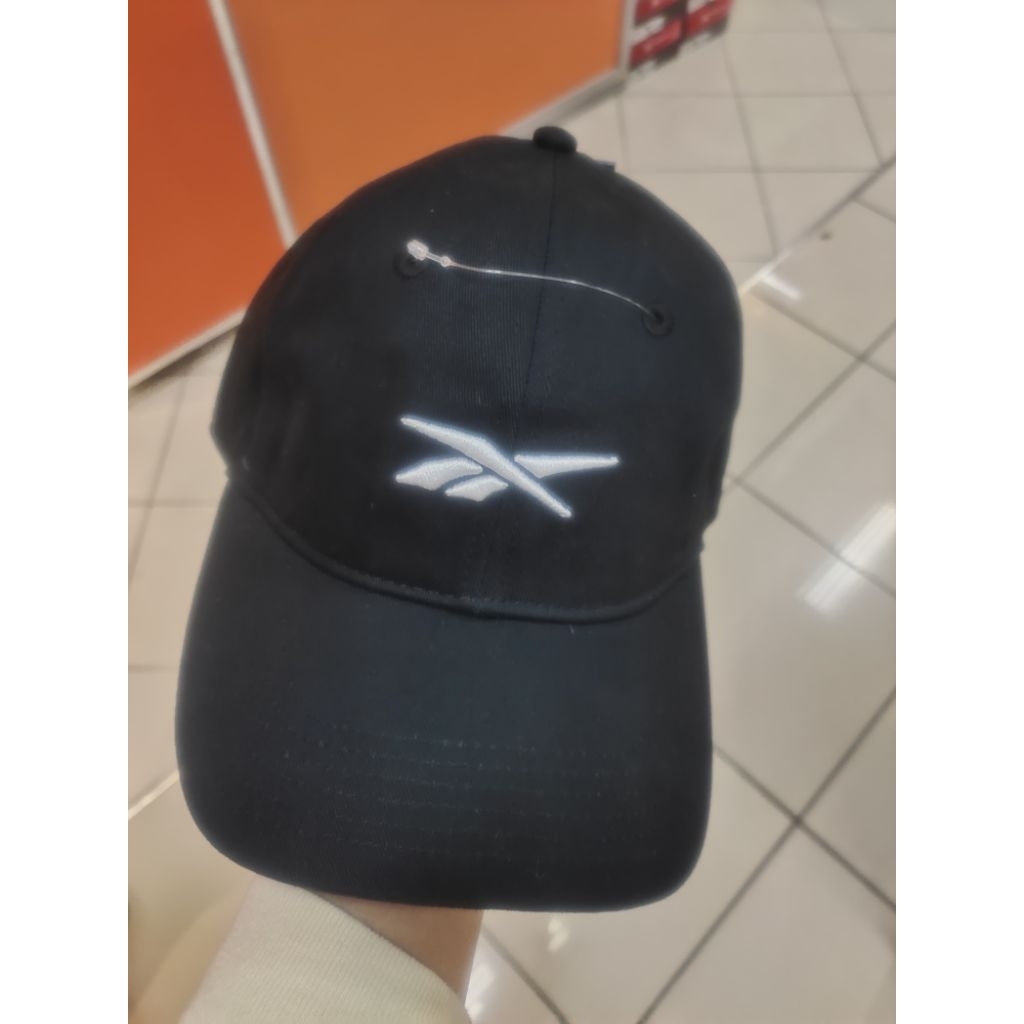 QLA - Topi ree black
