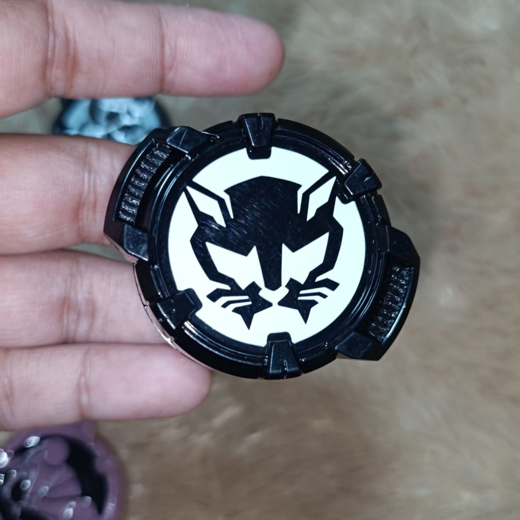 Bandai Kamen Rider ID Core - DX ID Core Kamen Rider Geats