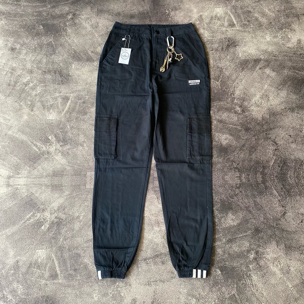 ADINDA TREFOIL CARGO JOGGER PANTS (kode c725)