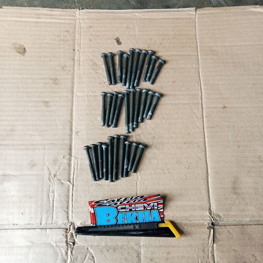 BAUT CRANKCASE BAUT KRENGKES MESIN TENGAH SATRIA 2 TAK HIU LUMBA ORI COPOTAN