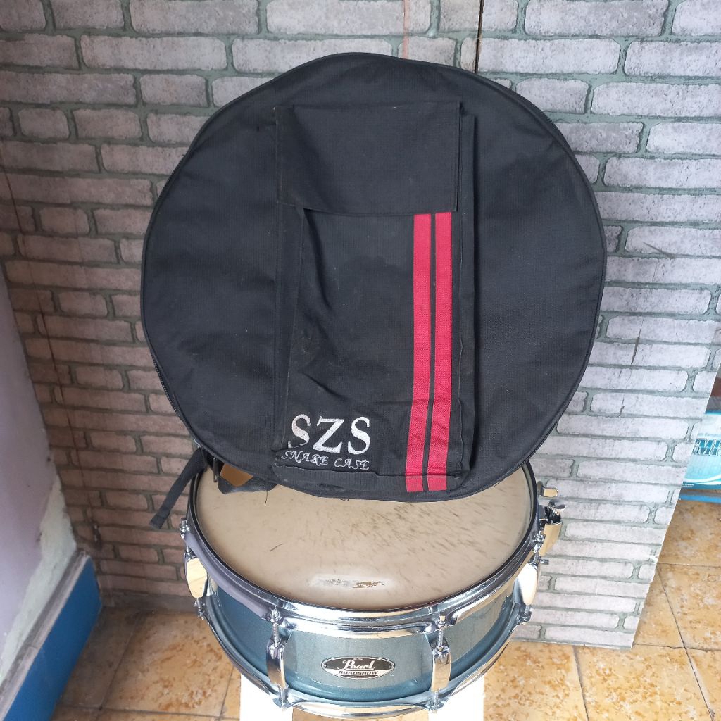 Snare drum 14" Pearl Roadshow + case