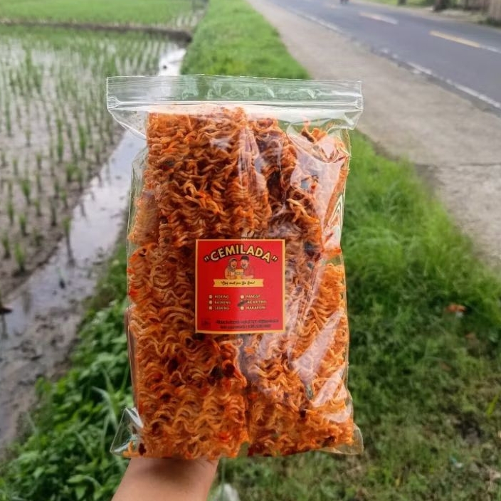 MIE KERITING JADUL PEDAS GURIH DAUN JERUK