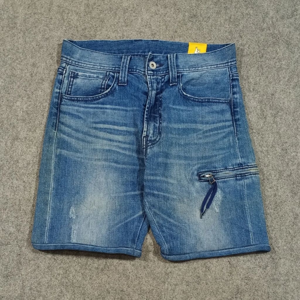 Celana pendek  jeans pria FR2 size 28 second