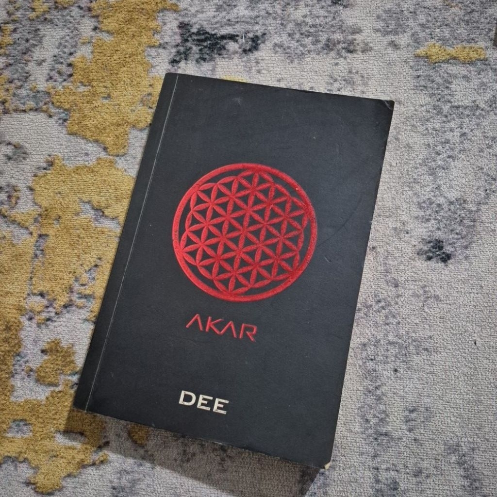 Supernova Akar Dee