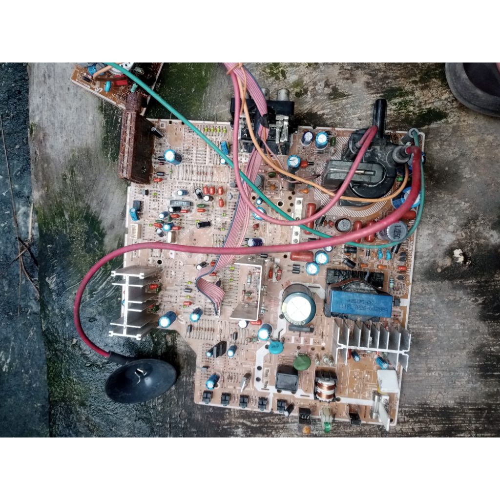 mesin tv Samsung slim 21" bekas mati foto stok