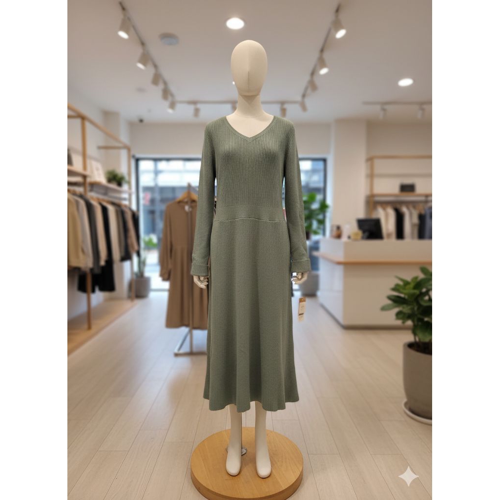 Dress wanita Long Sleeved Rib-Knit Maxi Dress dari GU (Global Uniqlo) warna sage