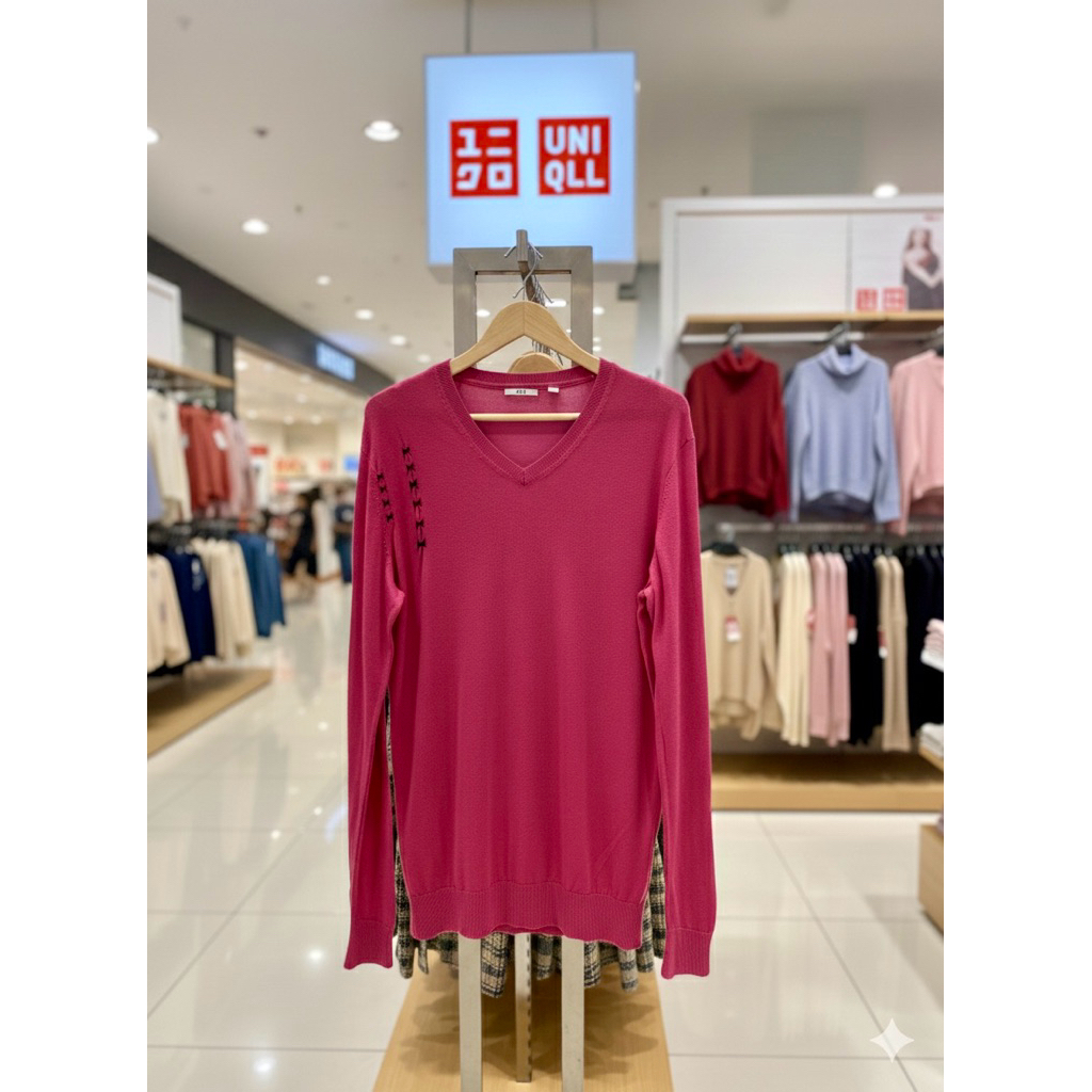 Sweater Outer Knit V-Neck Oversize Wanita Brand “Uniqlo” Size L