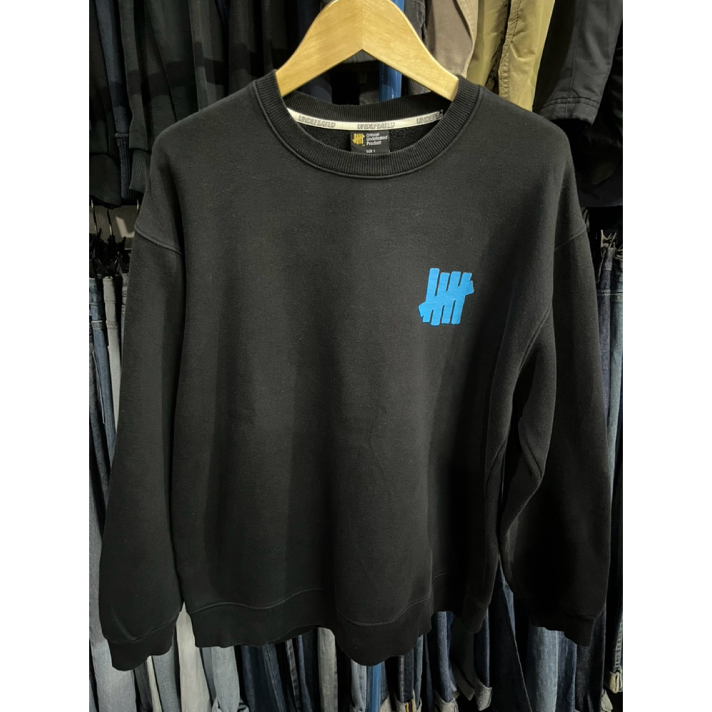 UNDEFEATED Crewneck