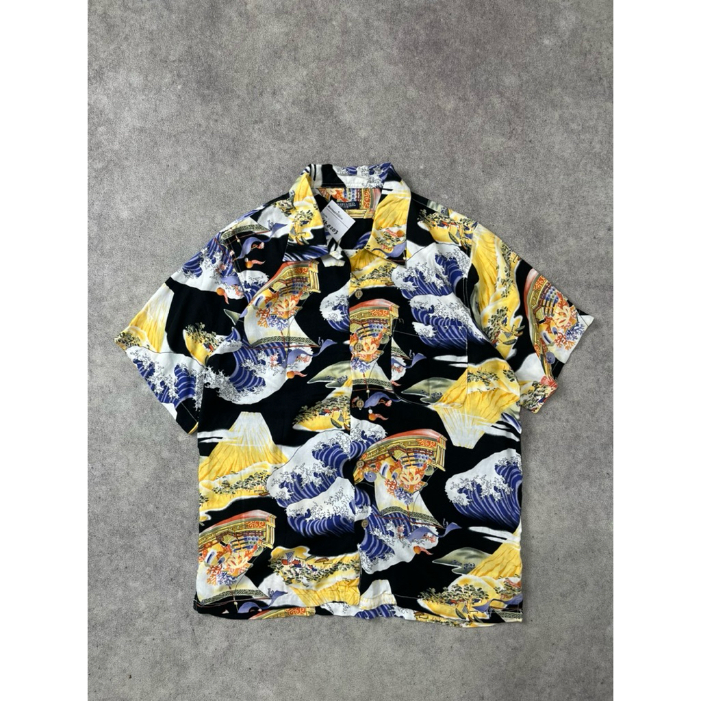 REFINED hokusai wave loop collar shirt