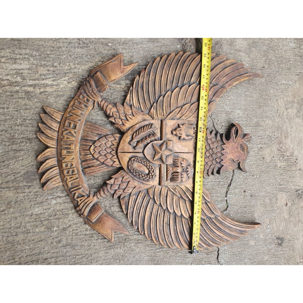 lambang garuda antik