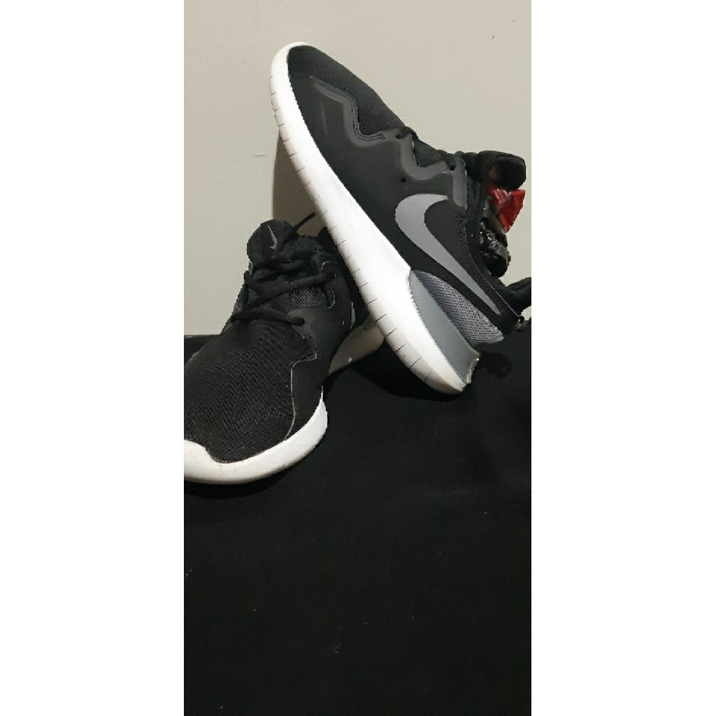 sneaker/sepatu running olah raga brand Nike Tessen black cool warna white, black size 41 insole 26 c