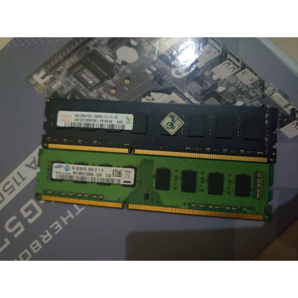 RAM DDR3 SK-HYNIX 8GB dan SAMSUNG 4GB