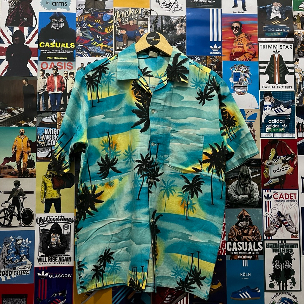 Kemeja / Lengan Pendek / Motif / Vintage / Second / Pohon Kelapa