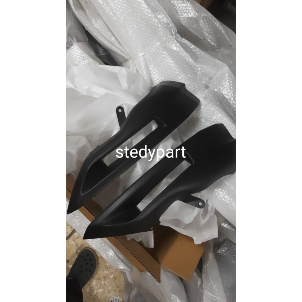 Spoiler kanan kiri dudukan lampu drl mitsubishi outlander px action asli original genuine part | dij