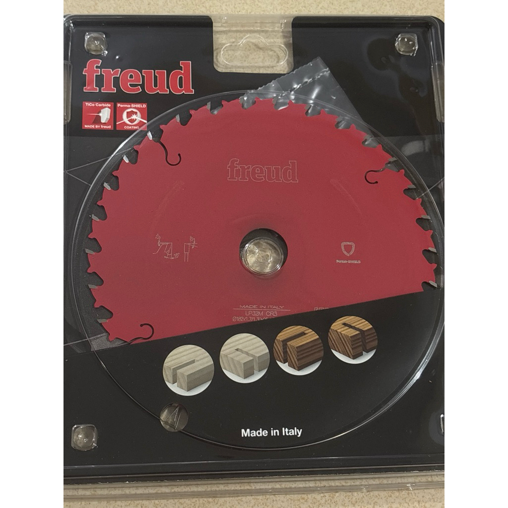 Freud 7 inch mata 30 LP32M-CR3 (182x1.7/1.3x25.4z=30)