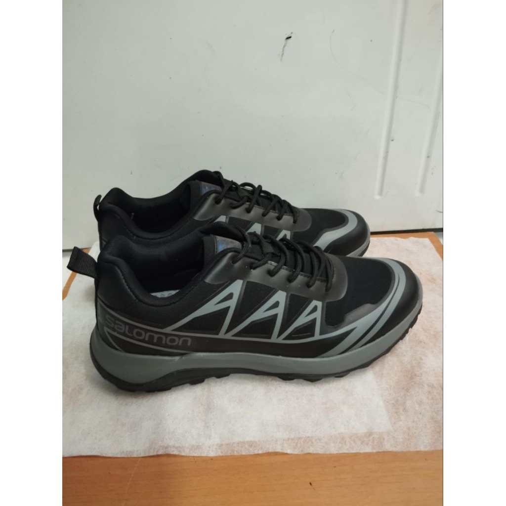SEPATU RUNNING SNEAKERS SALOMON LIKE NEW SIZE 44 BEKAS PRELOVED