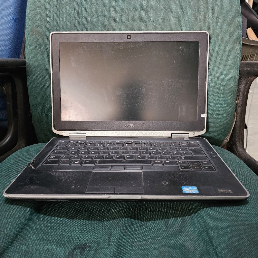 LAPTOP DELL LATITUDE E6330 CORE I5 GEN 2TH RAM 4GB HDD 500GB MINUS LAYAR SEDIKIT AMAN DI WINDOWS DAN