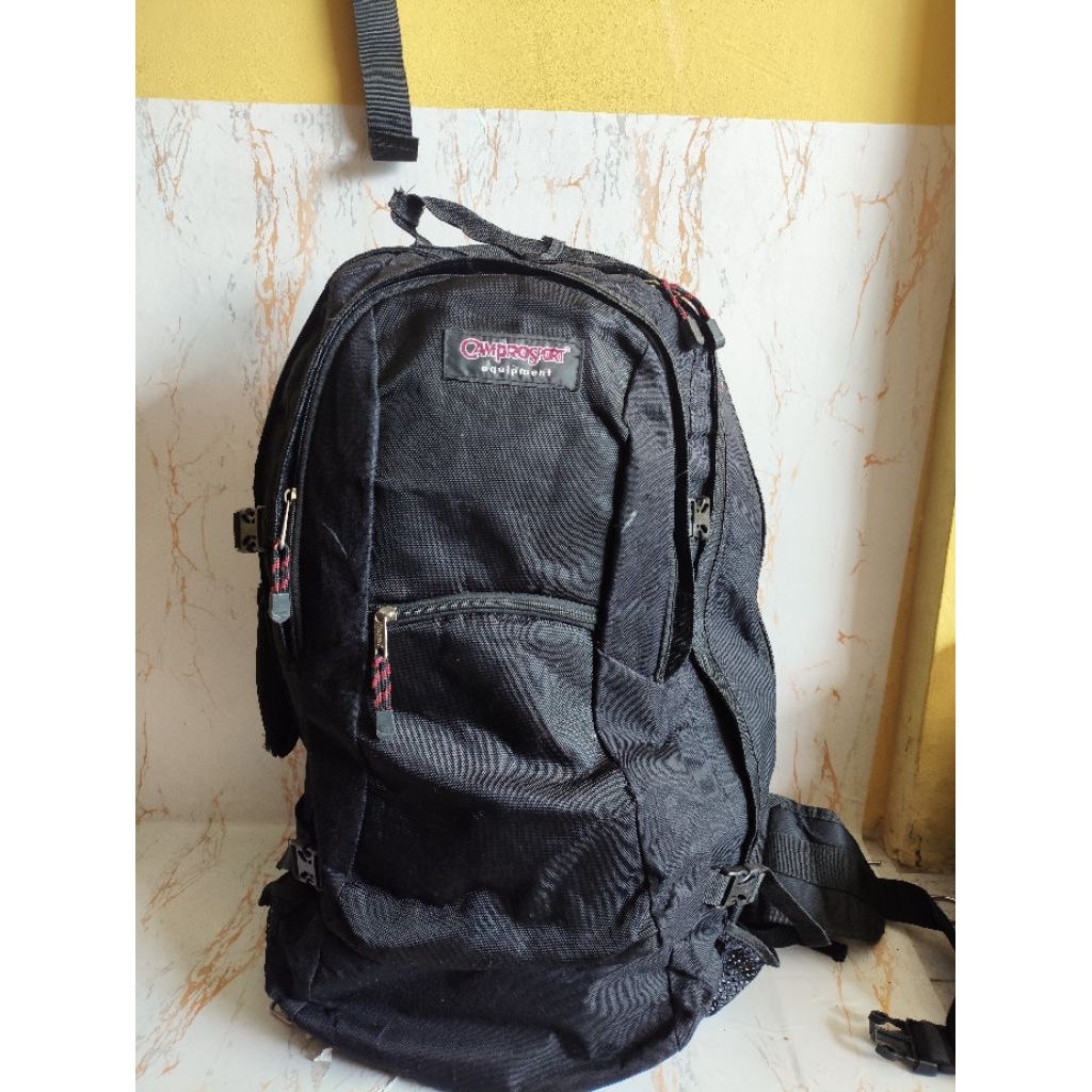 tas ransel cowok besar hitam