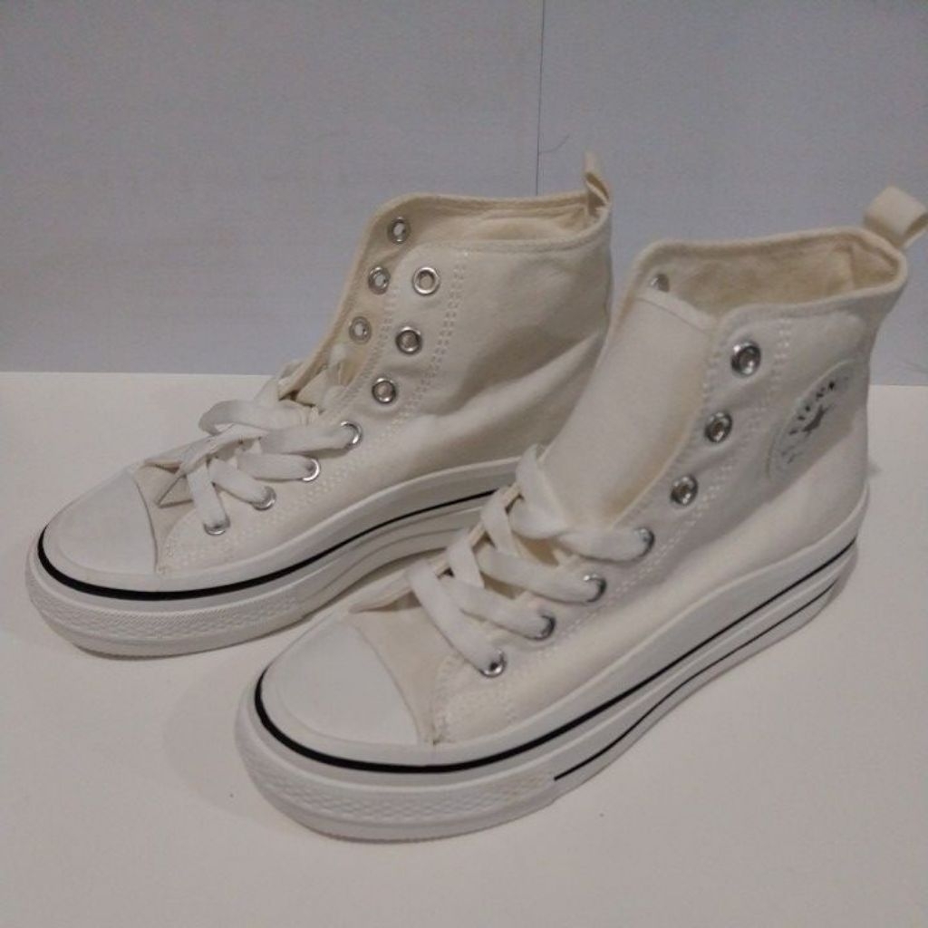 Sepatu Sneaker Wanita Merk Eternity Sport