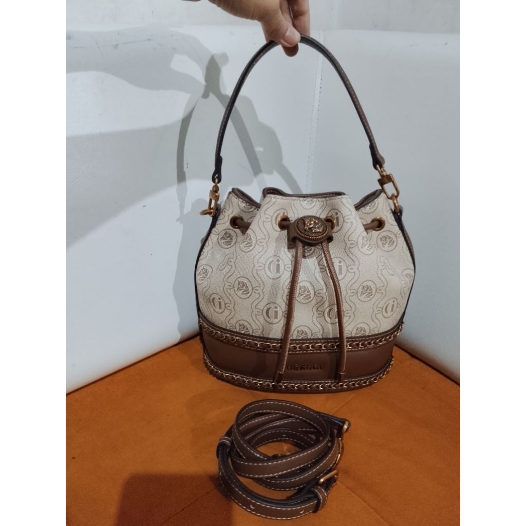 GUSACHI BUCKET SERUT PL