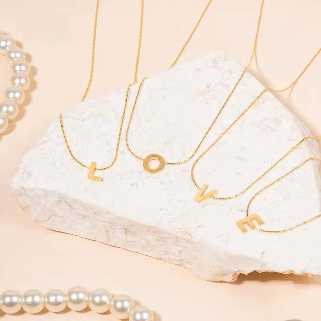 HYC Kalung Rantai Huruf Gold/ Kalung Liontin Huruf Kalung Titanium Wanita Anti Karat Asli
