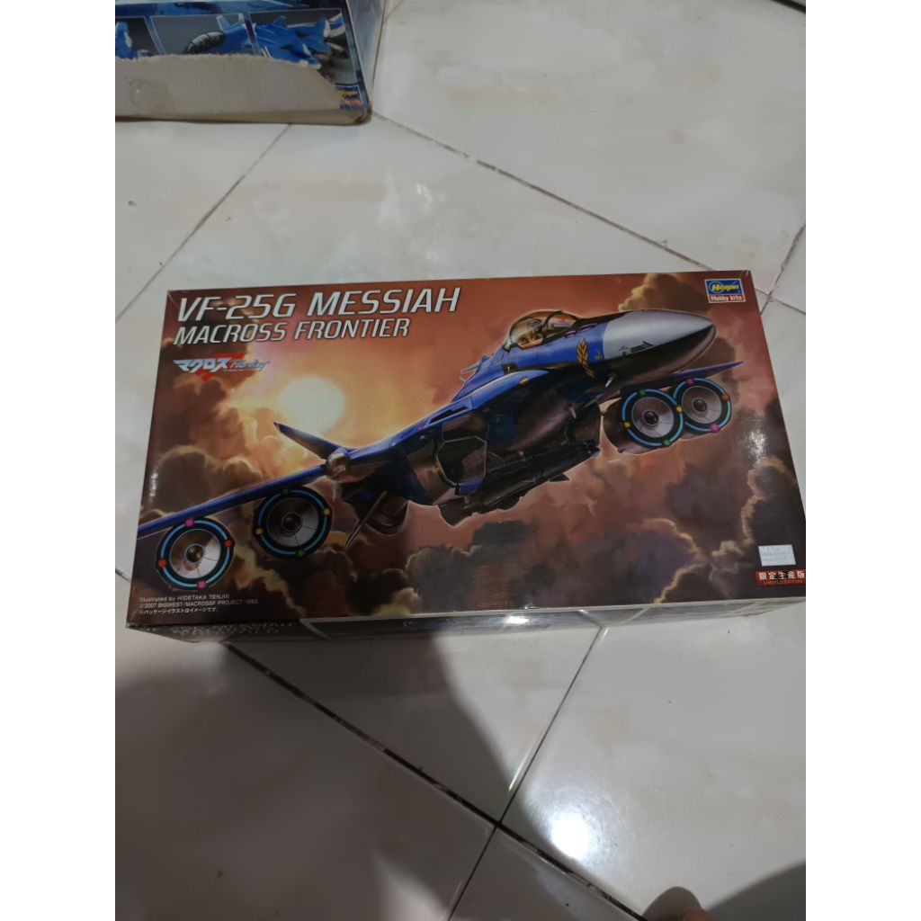 hasegawa macross VF-25G 1/72 Model kit