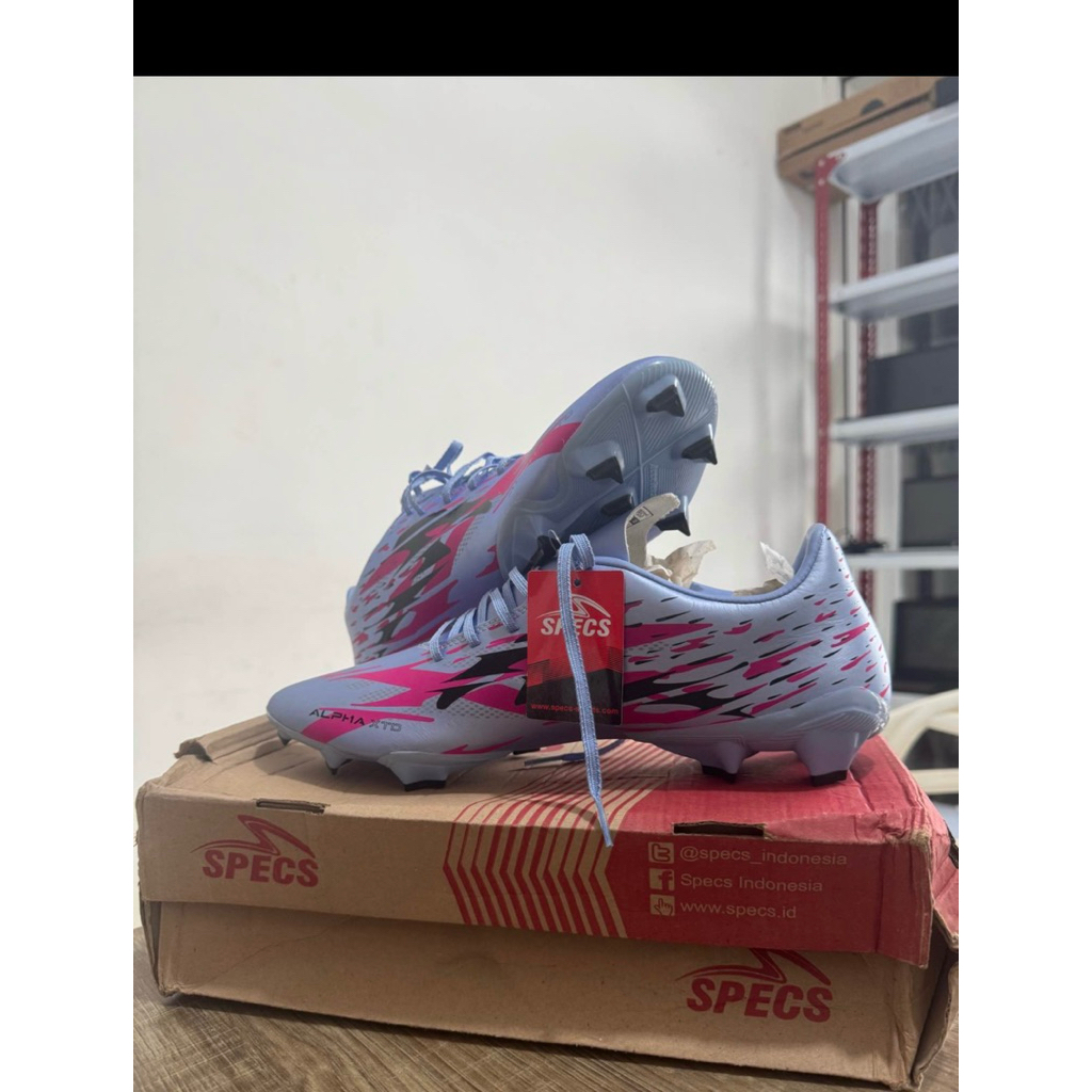 sepatu bola specs alpha