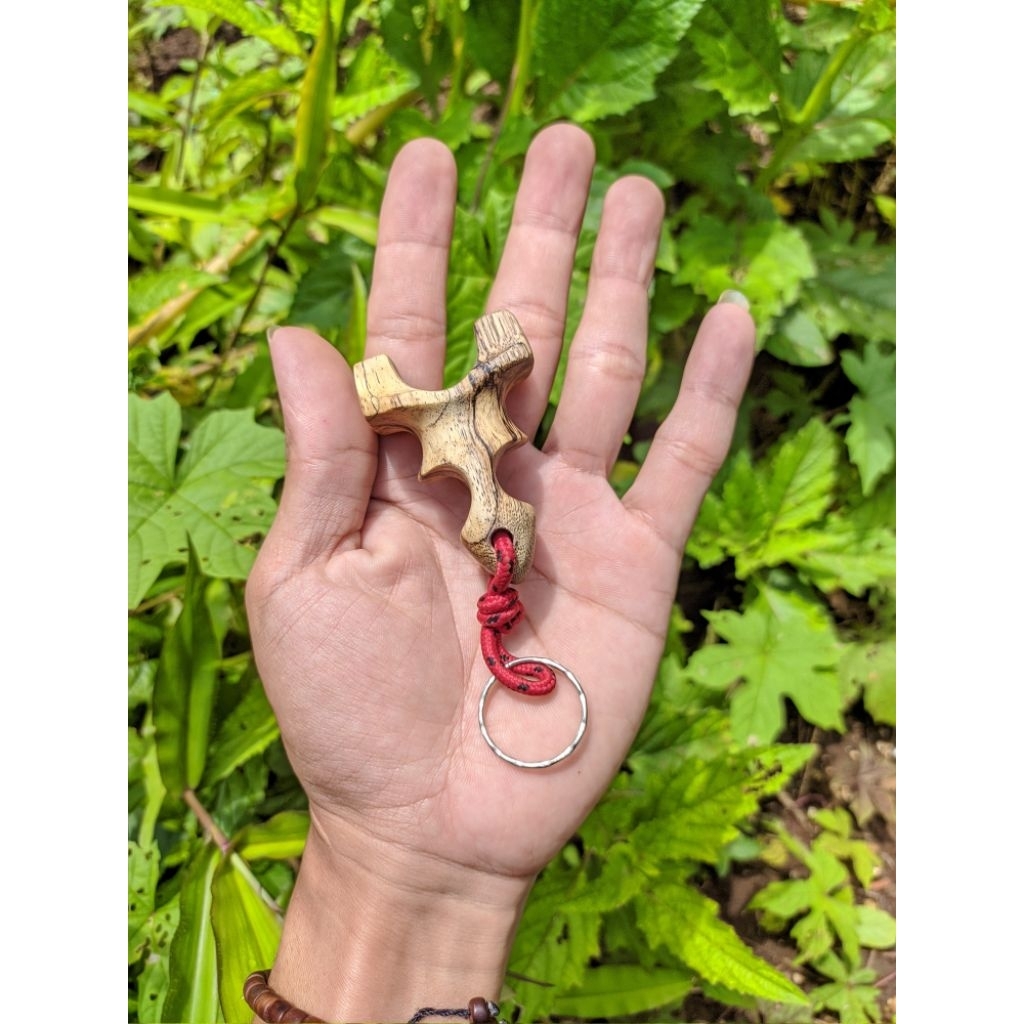 Gantungan Kunci Ketapel kayu asem