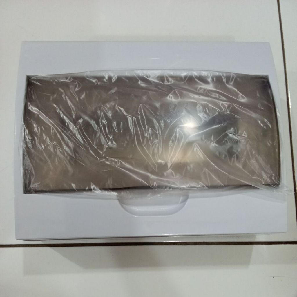 BOX MCB OUTBOW 12 GROUP LARKIN
