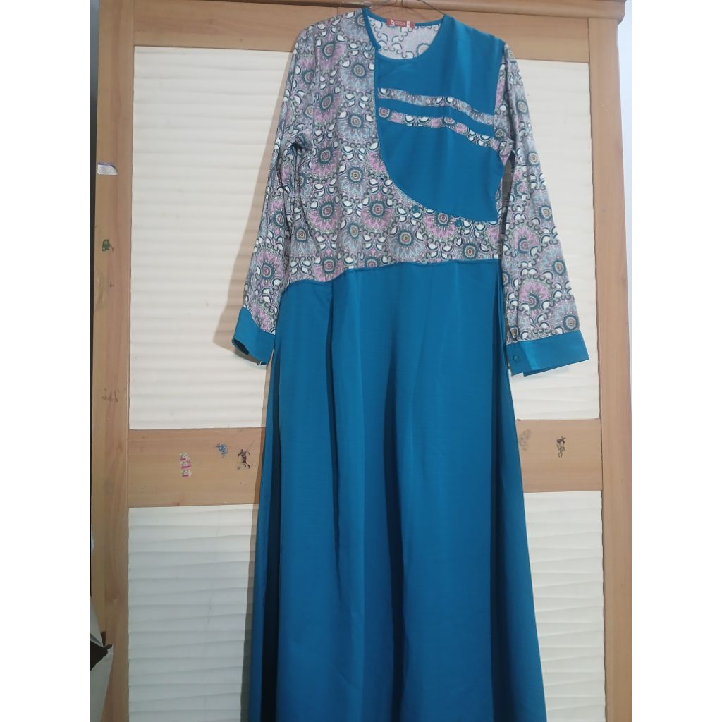 PRELOVED GAMIS SEPLY TOSCA BIRU MOTIF BATIK