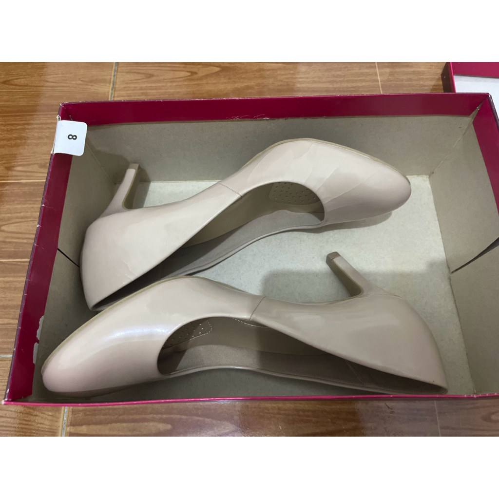 Sepatu High Heels by Payless Dexflex Comfort