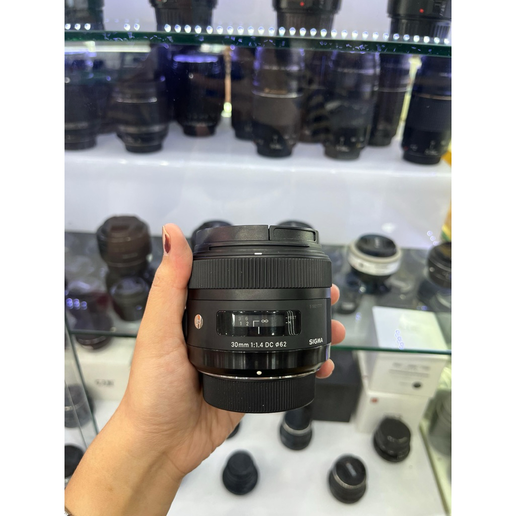 LENSA SIGMA 30mm F1.4 For NIKON SECOND MULUS NO JAMUR GARANSI 1 BULAN