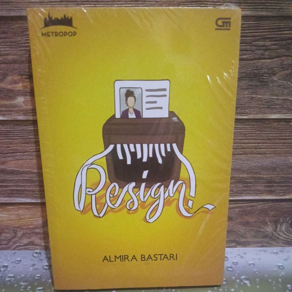 resign almira bastari