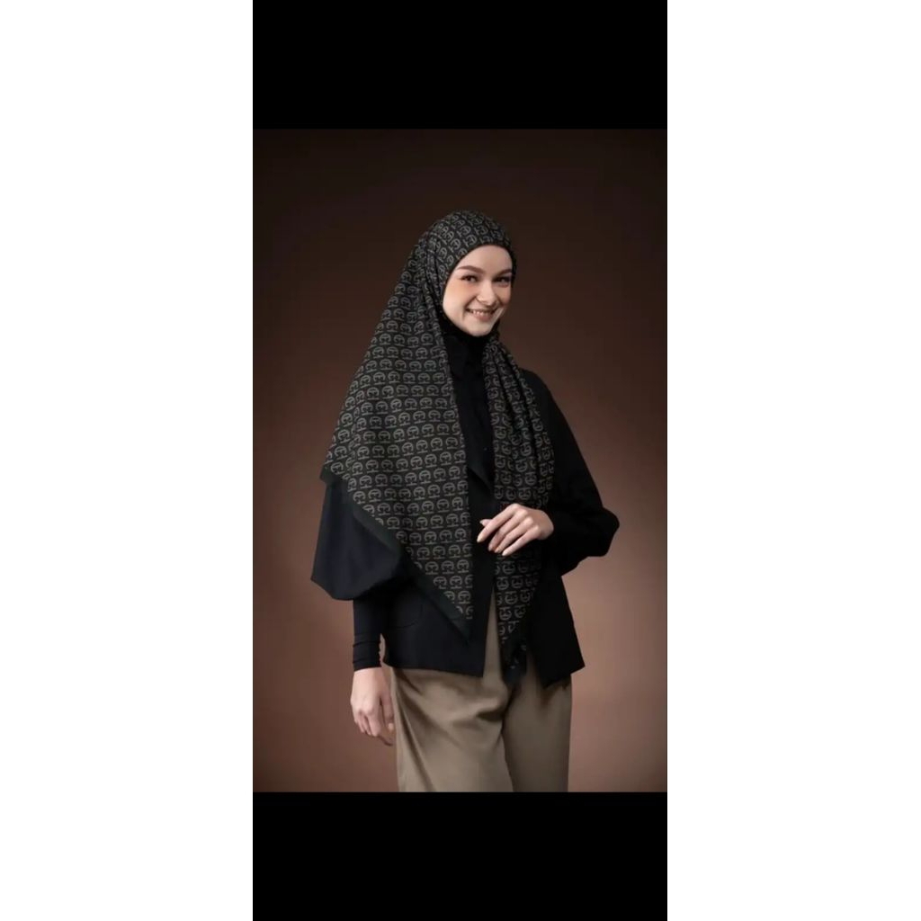 New Heylocal Scarf Monogram Coal Black