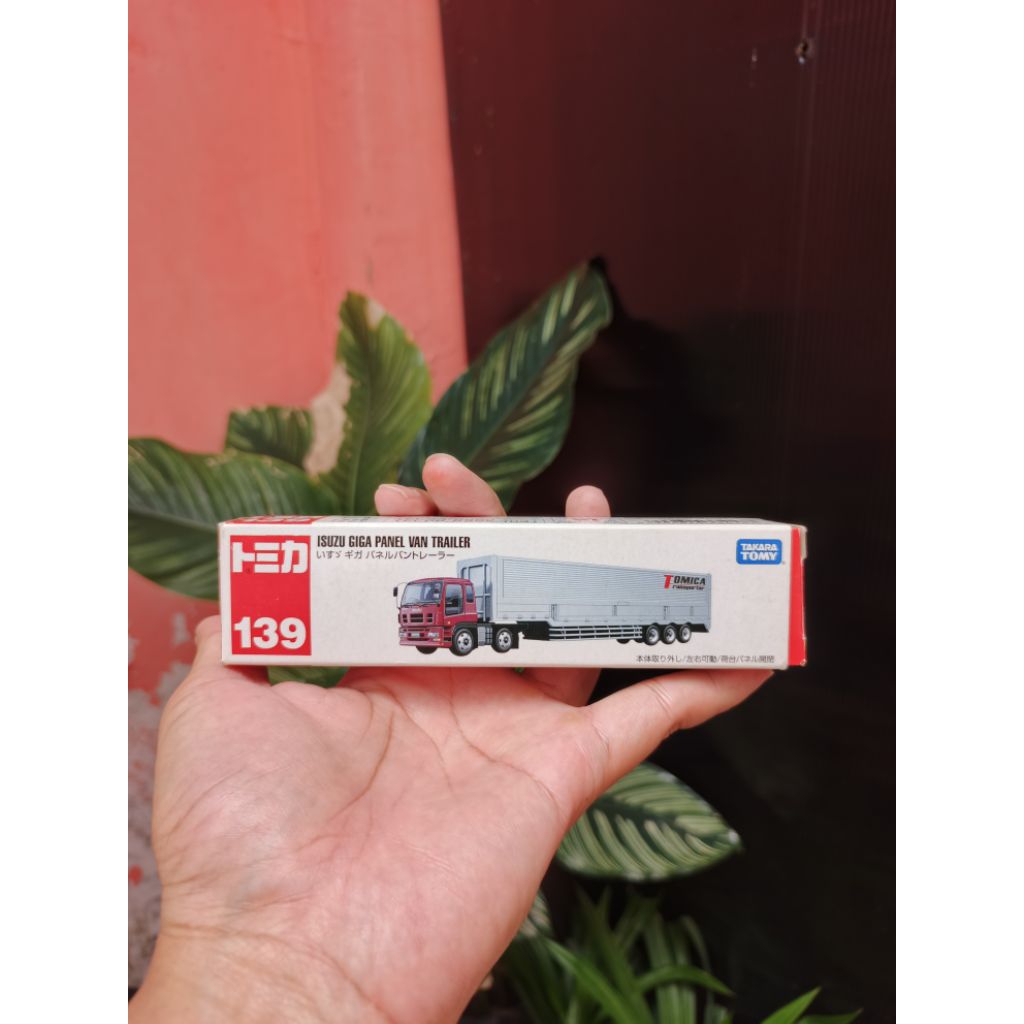 Diecast Tomica 139 Isuzu Giga Panel Van Trailer Truck WingBox Transporter Loose